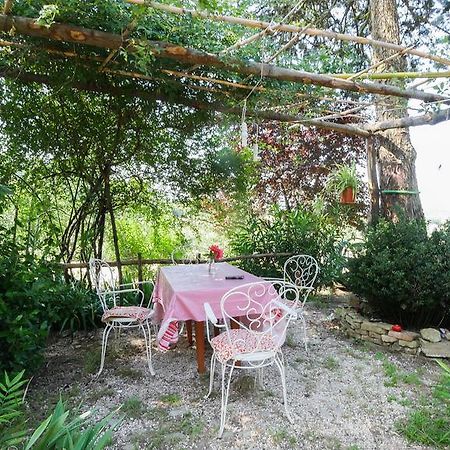 B&B Della Rosa Civitella D'Arna ภายนอก รูปภาพ