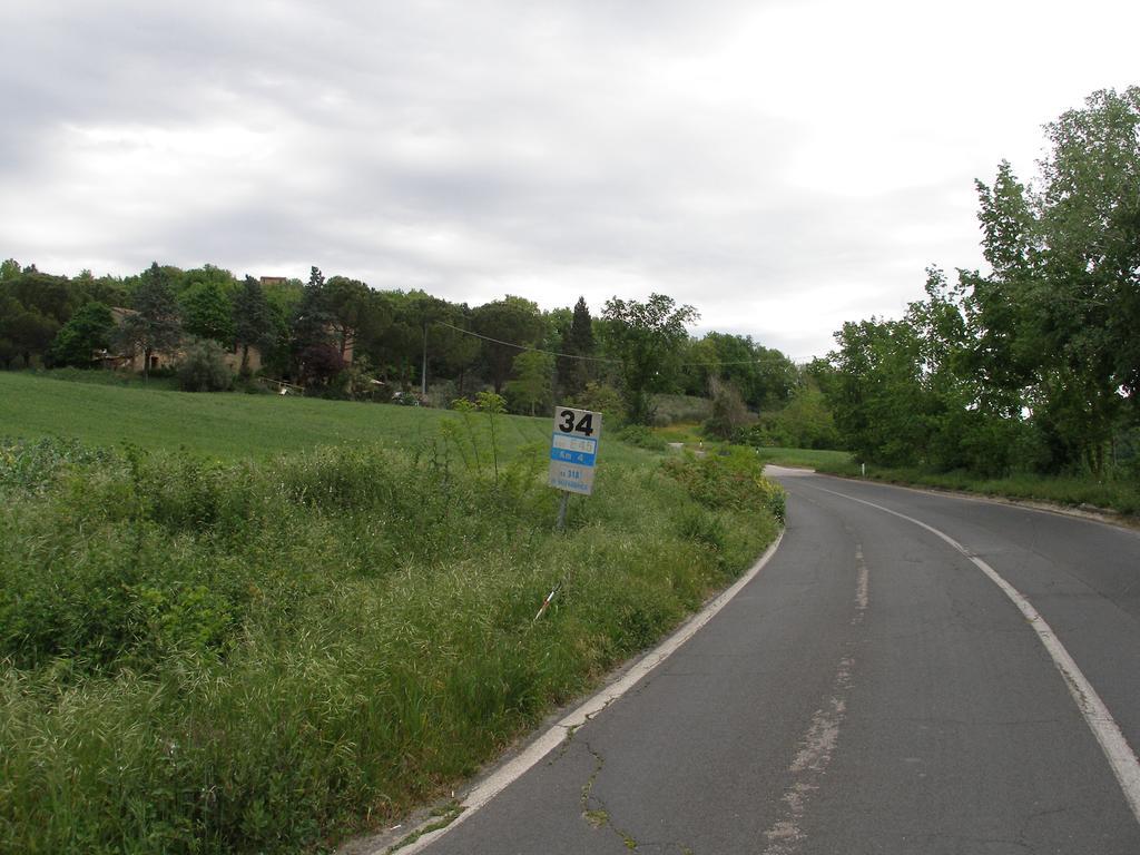 B&B Della Rosa Civitella D'Arna ภายนอก รูปภาพ