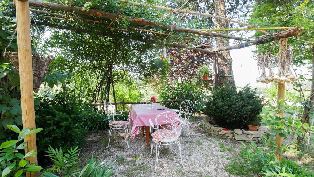 B&B Della Rosa Civitella D'Arna ภายนอก รูปภาพ